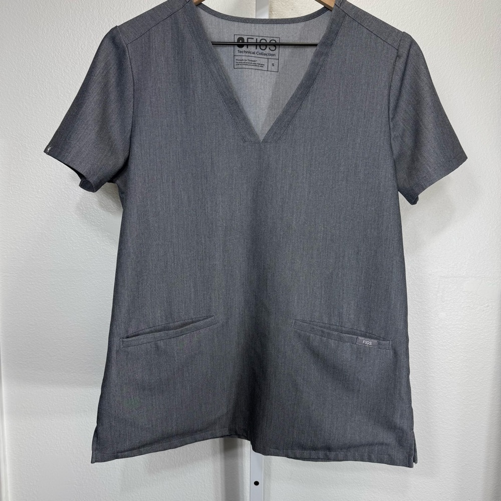 Figs Womens Graphite Gray Three Pocket Casma Scrub Top Size Small‎